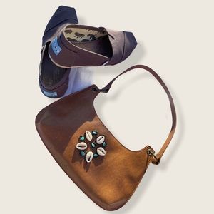 Small Vintage Style Steve Madden Purse With Shell